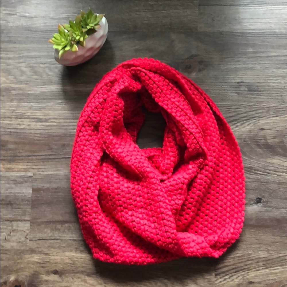 💙EUC Roxy Crochet Unity Scarf💙 - Picture 4 of 4